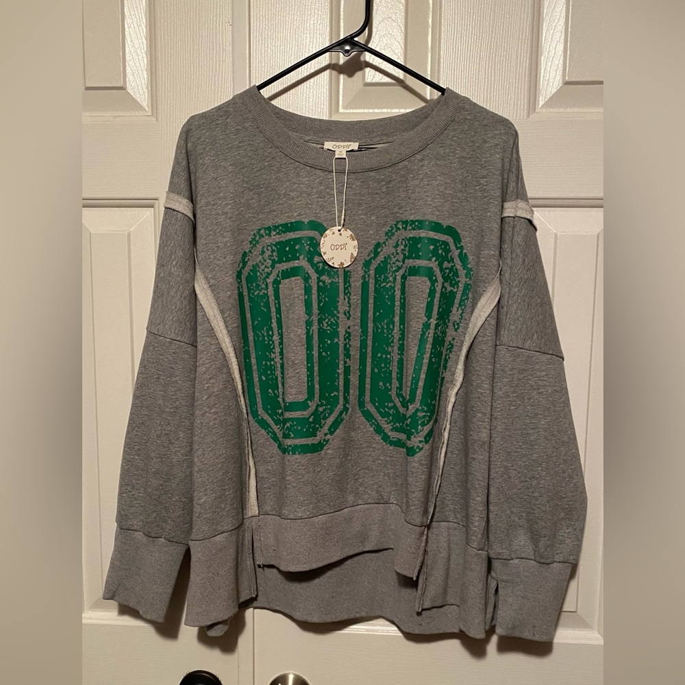 ODDY Heather Gray and Forest Green Top